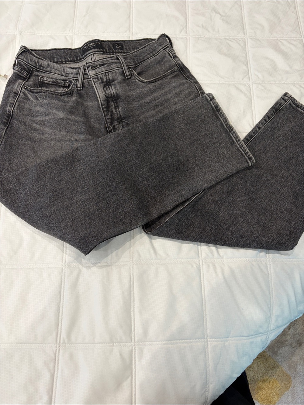 Lucky Brand Women’s Straight Leg Jeans in Washed Charcoal Gray